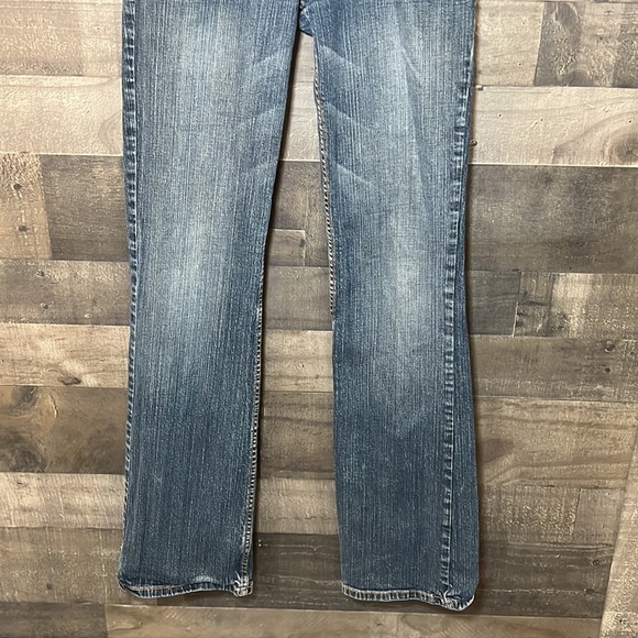 “Foxy-Flare” Guess Jeans - Picture 3 of 11